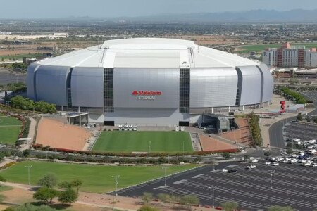where to stay near State Farm Stadium