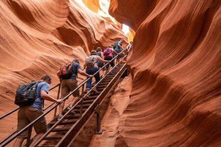 Upper vs. Lower Antelope Canyon: Which Tour Should You Book?